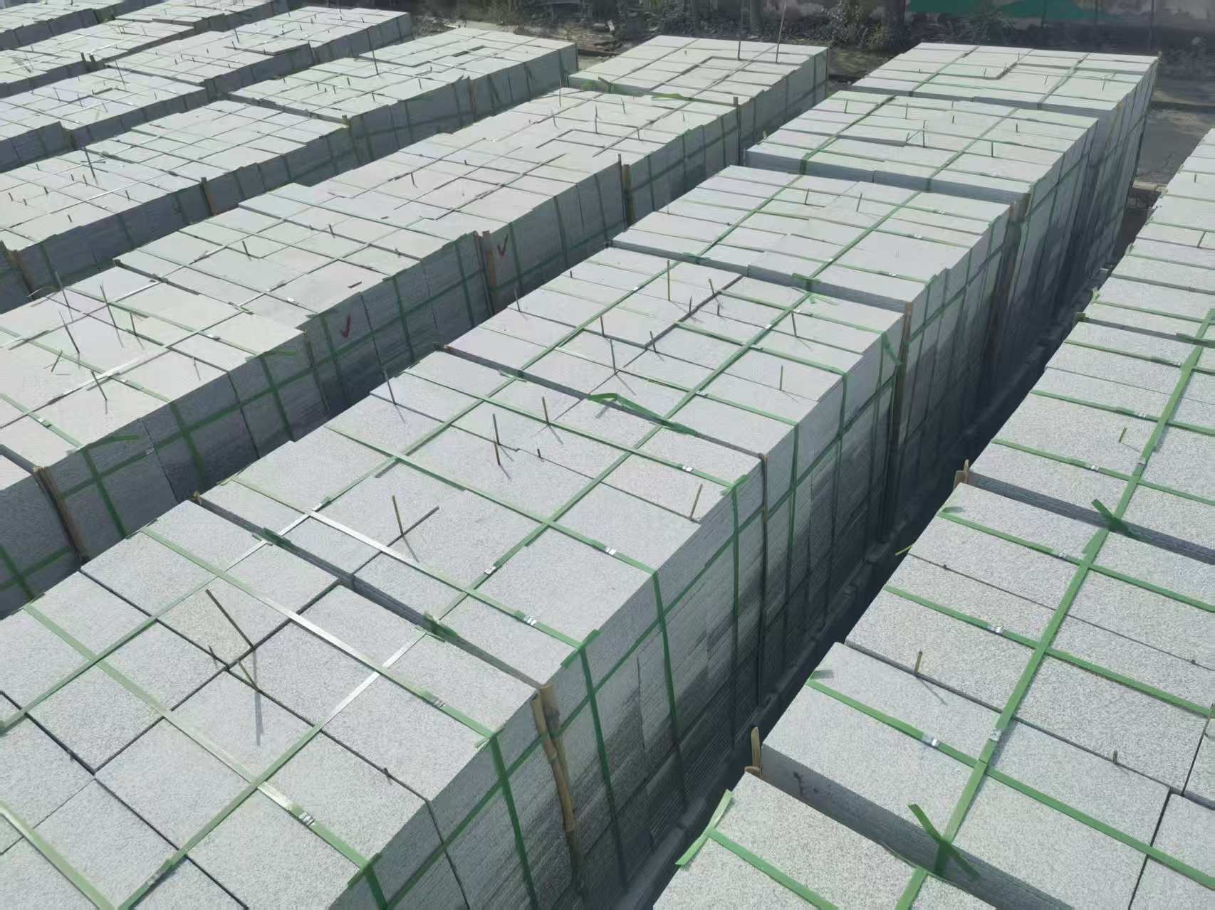 江门 芝麻白1.8公分火烧300*600地铺，清仓大甩卖