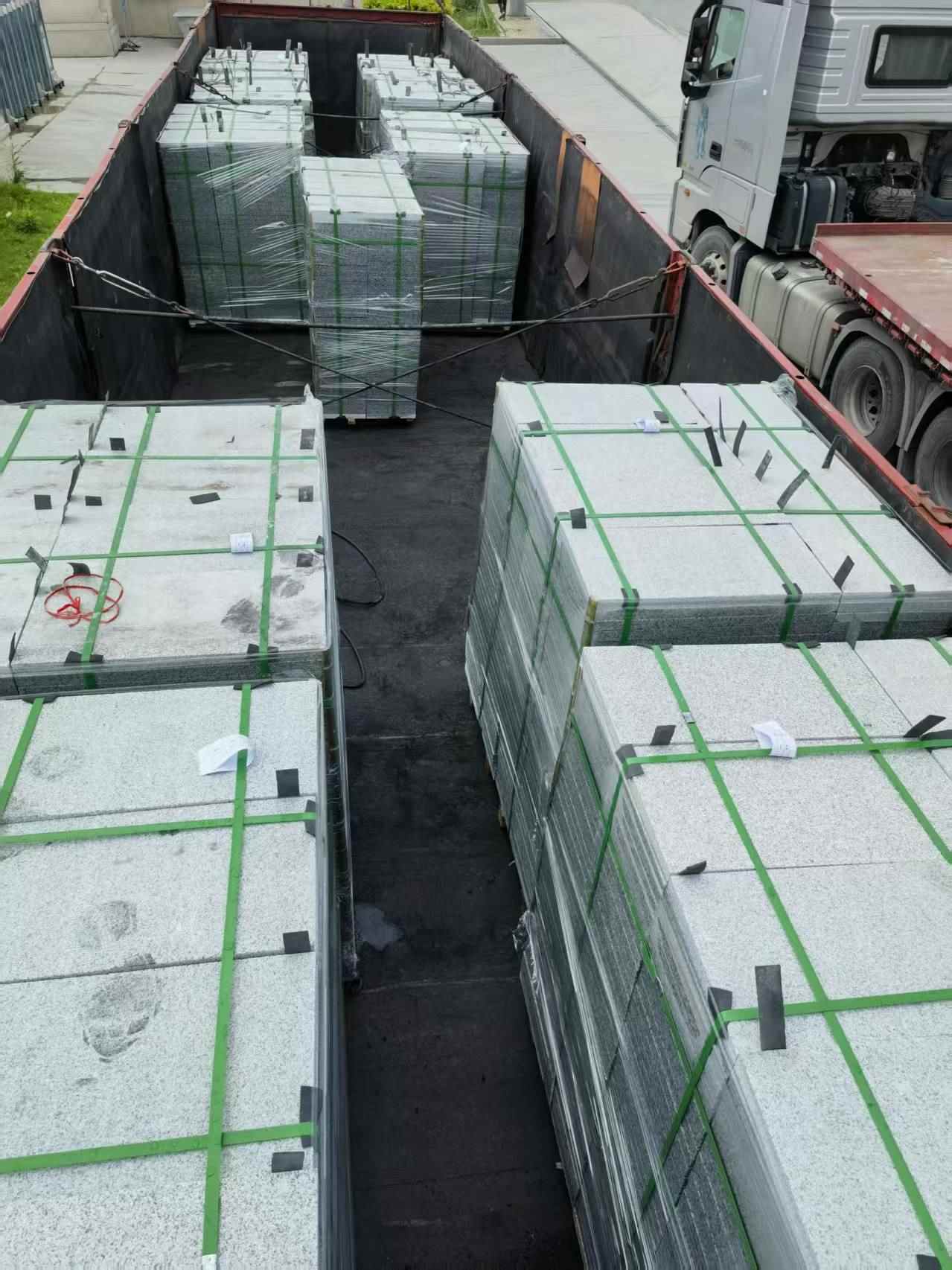 江门 芝麻白3公分火烧成品-发货