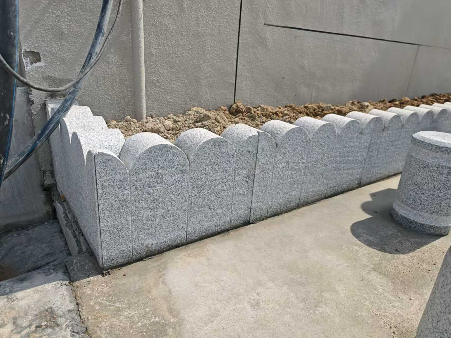 江门 芝麻白花岗岩花边石铺装效果图