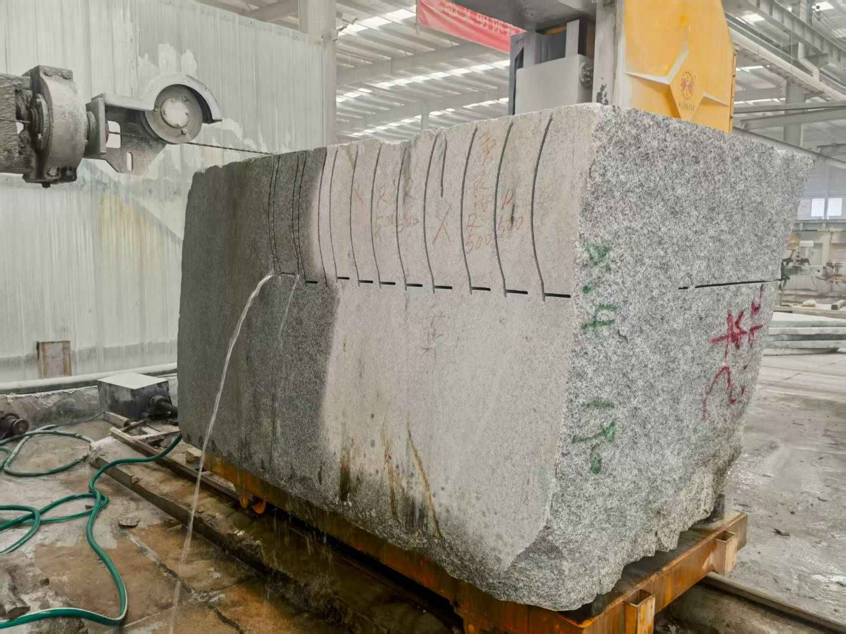 江门 602，大花芙蓉白，绳锯加工弧形路沿石