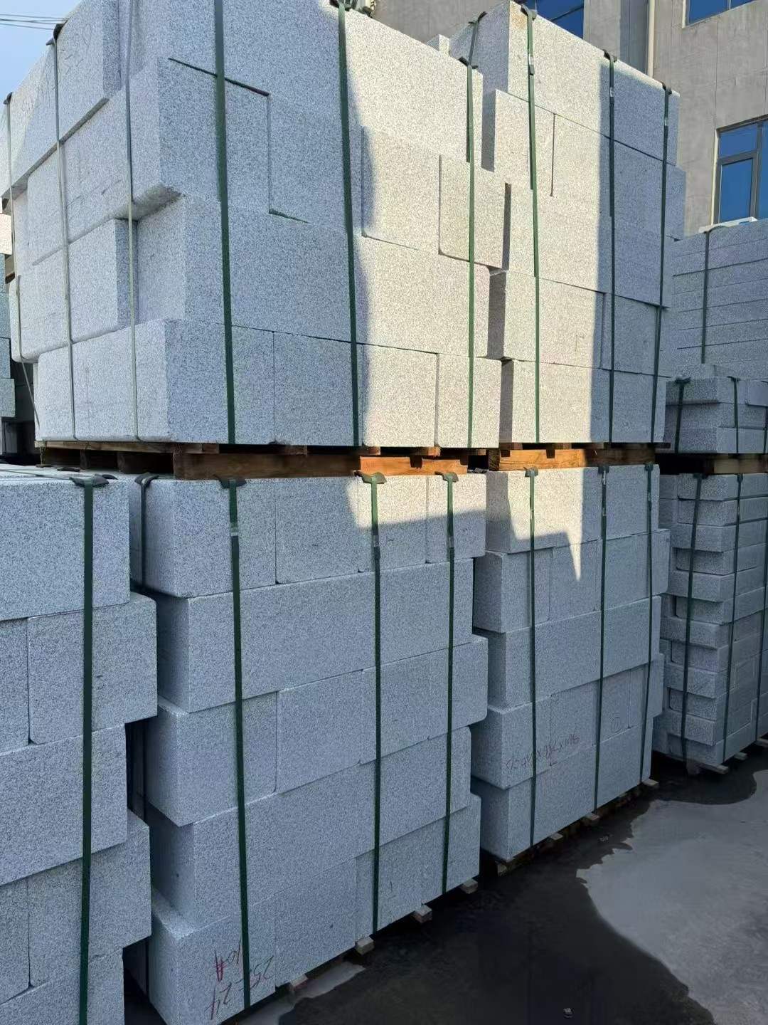 江门 芝麻白路沿石